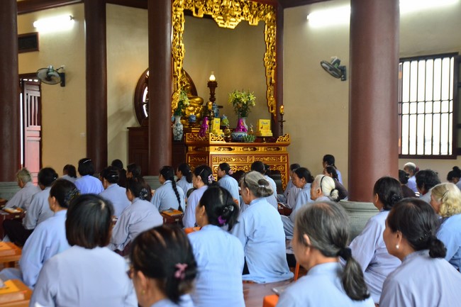 The Eight Precept Retreat  at Tay Khanh pagoda, Thai Binh